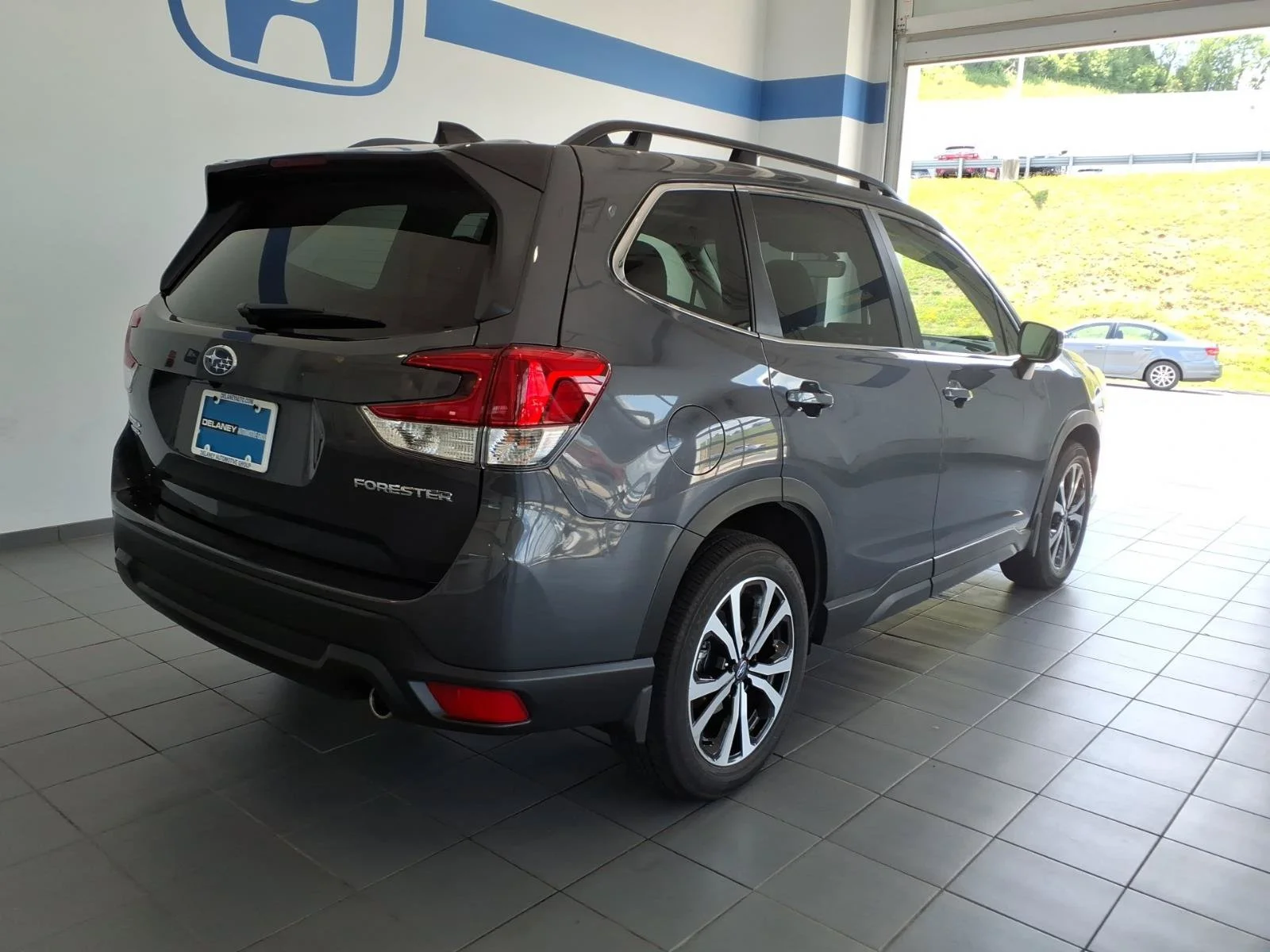 Used 2024 Magnetite Gray Metallic Subaru Limited image 5