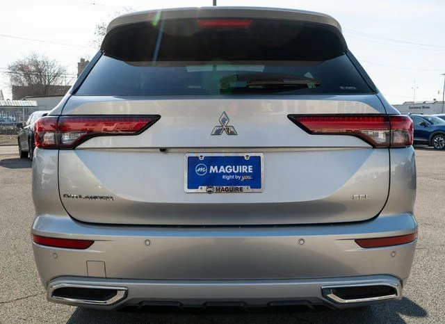 Used 2022 Gray Mitsubishi SEL image 7