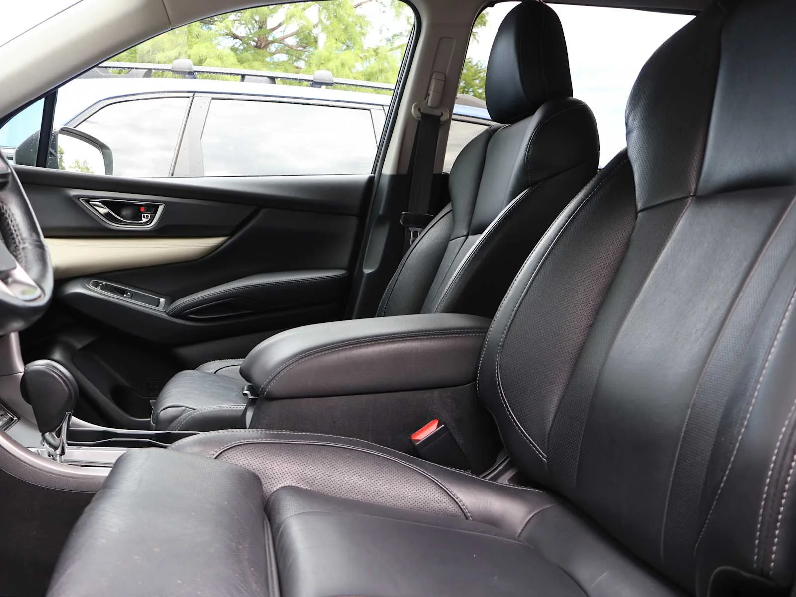 Used 2021 Ice Silver Metallic Subaru Limited image 13
