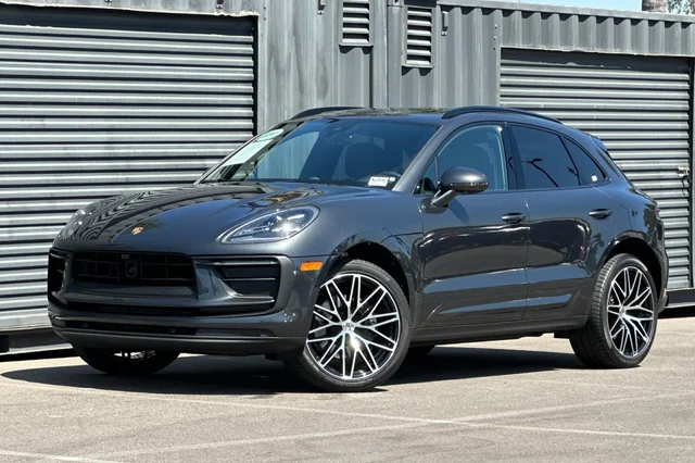 2026 Porsche Macan 