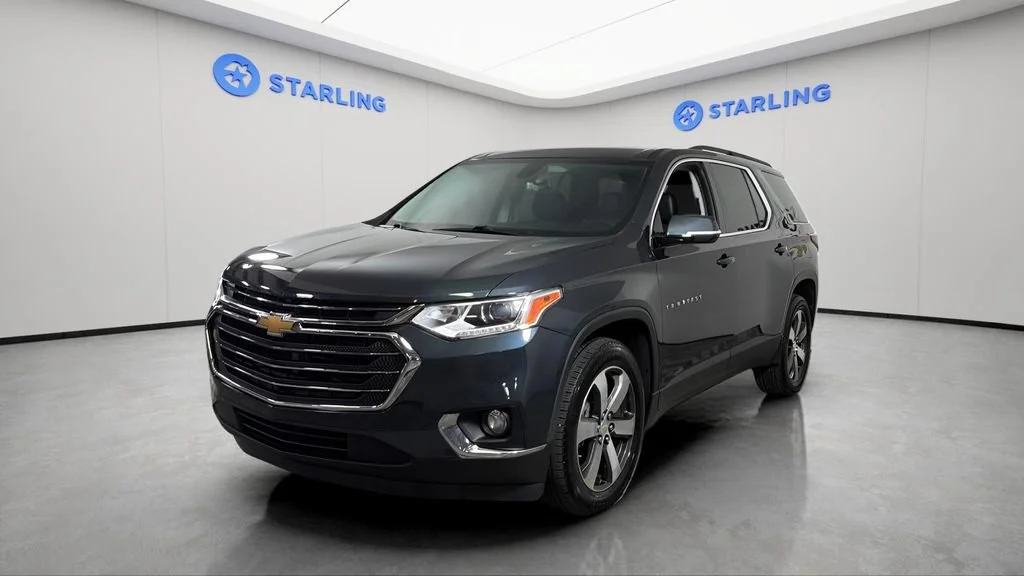 Used 2019 GRAPHITE METALLIC Chevrolet LT Leather image 16