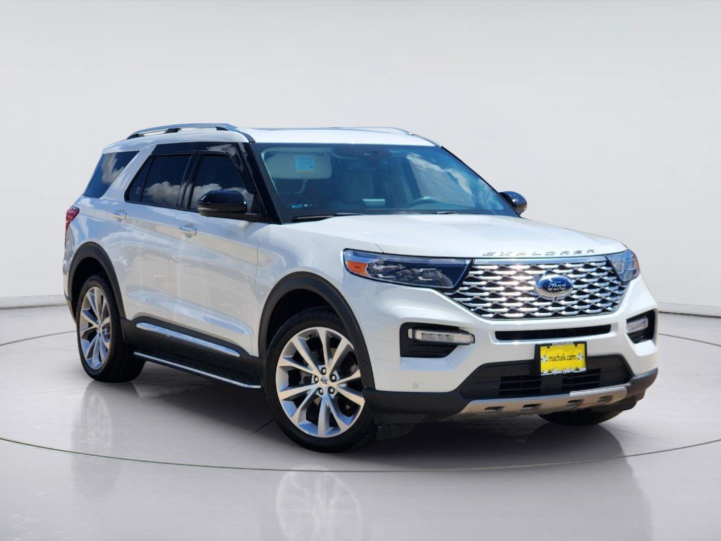 Used 2021 Star White Metallic Tri-Coat Ford Platinum image 1