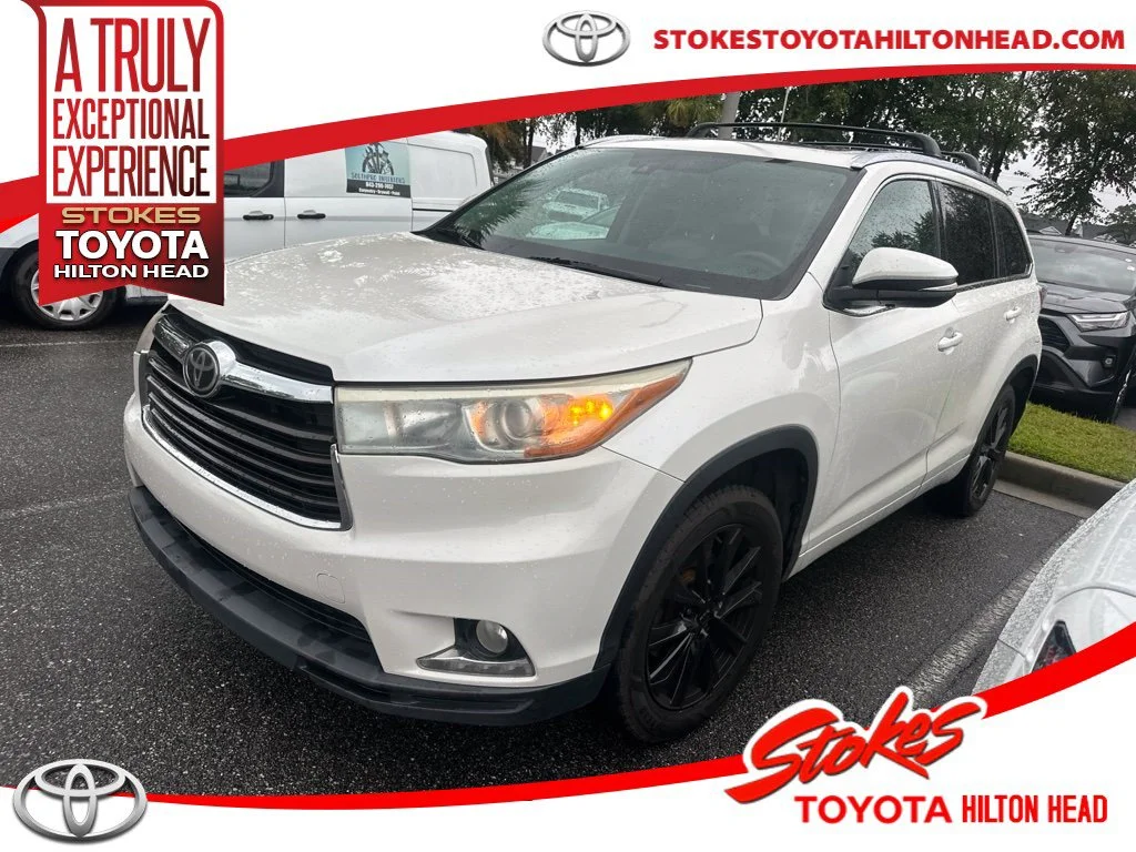 Used 2015 White Toyota Limited Platinum V6 image 1