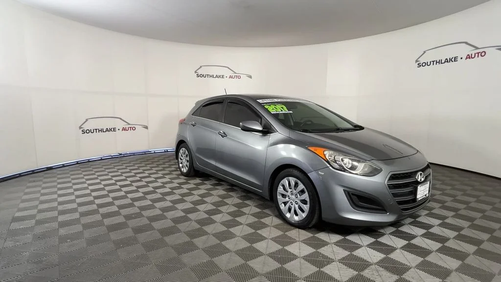 Used 2017 Hyundai Elantra GT GT with VIN KMHD35LH0HU376625 for sale in Merrillville, IN