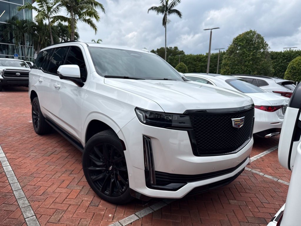 Used 2024 White Cadillac Sport Platinum image 1