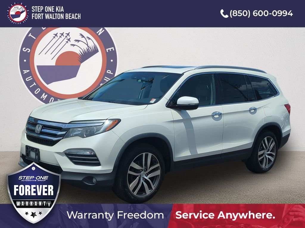 Used 2017  Honda Touring image 1
