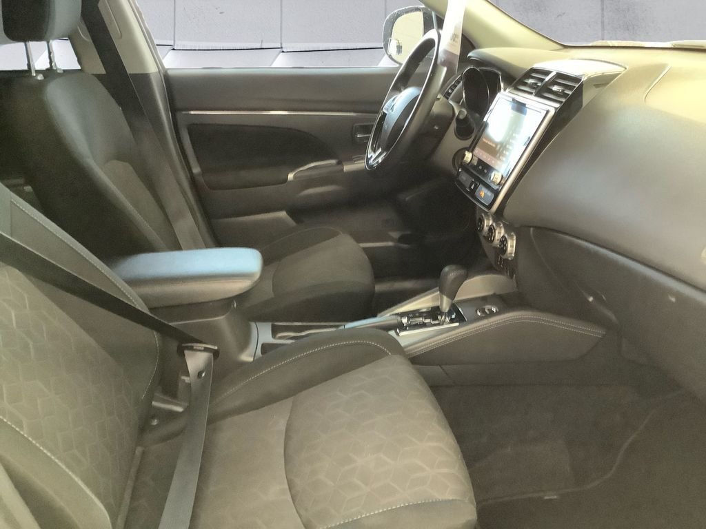 Used 2020 Silver Mitsubishi 2.0 SE image 13