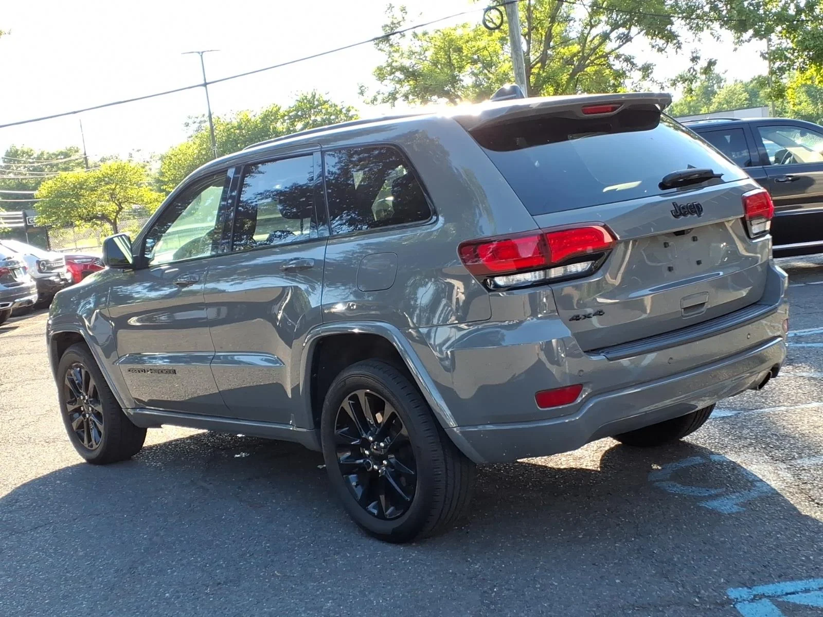 Used 2021 Granite Crystal Metallic Clear Coat Jeep Laredo X image 22