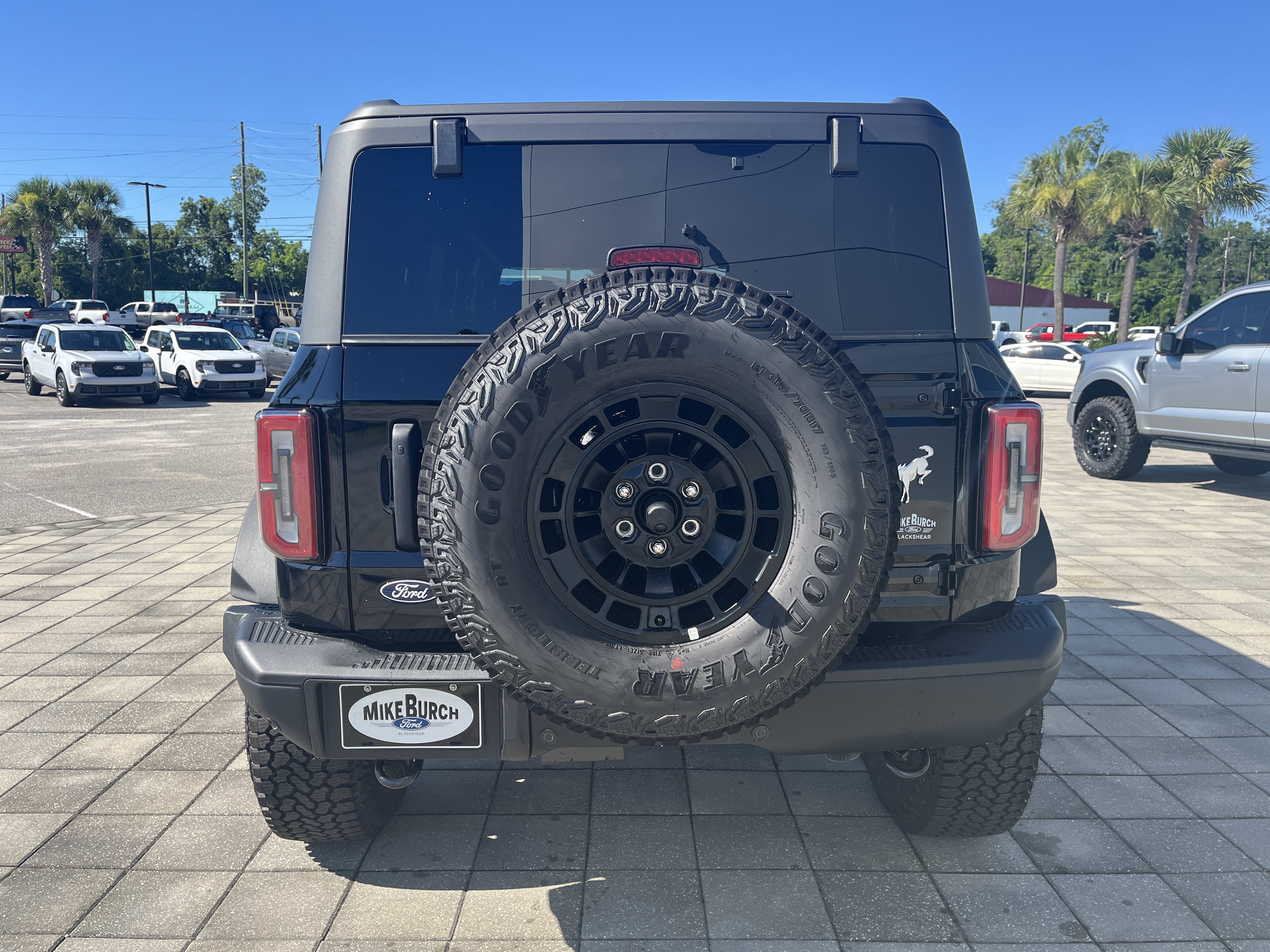 New 2026 Shadow Black Ford Badlands® image 5
