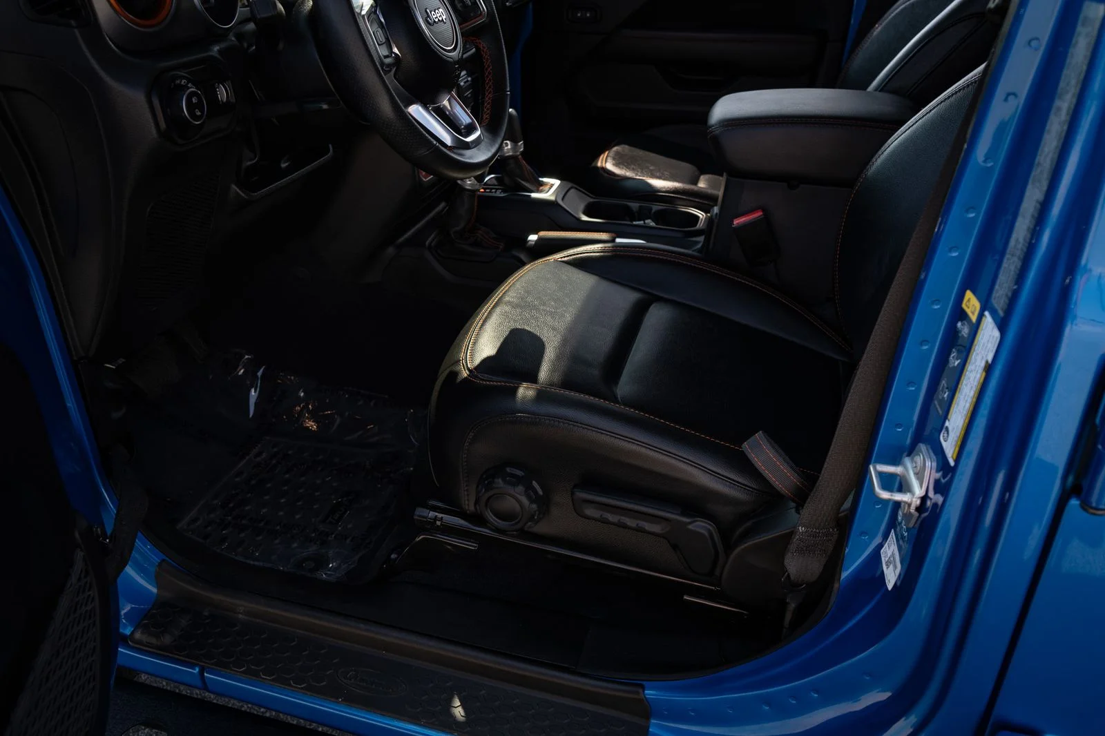Used 2023 Blue Pearl Jeep Mojave image 17