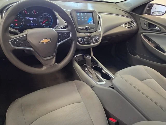 Used 2018 MOSAIC BLACK METALLIC Chevrolet LT image 15