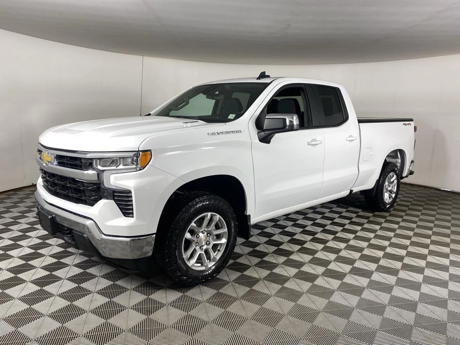Used 2026 Summit White Chevrolet LT image 6