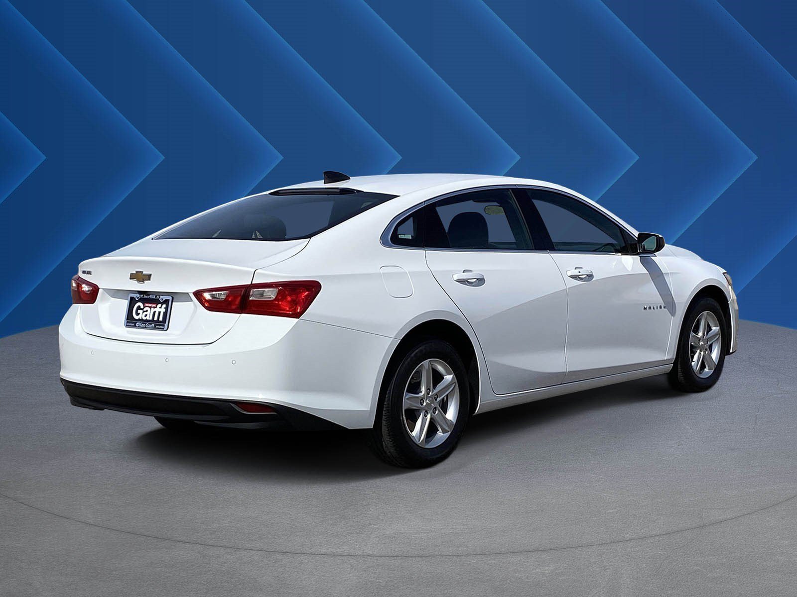 Used 2025 Summit White Chevrolet LS image 3