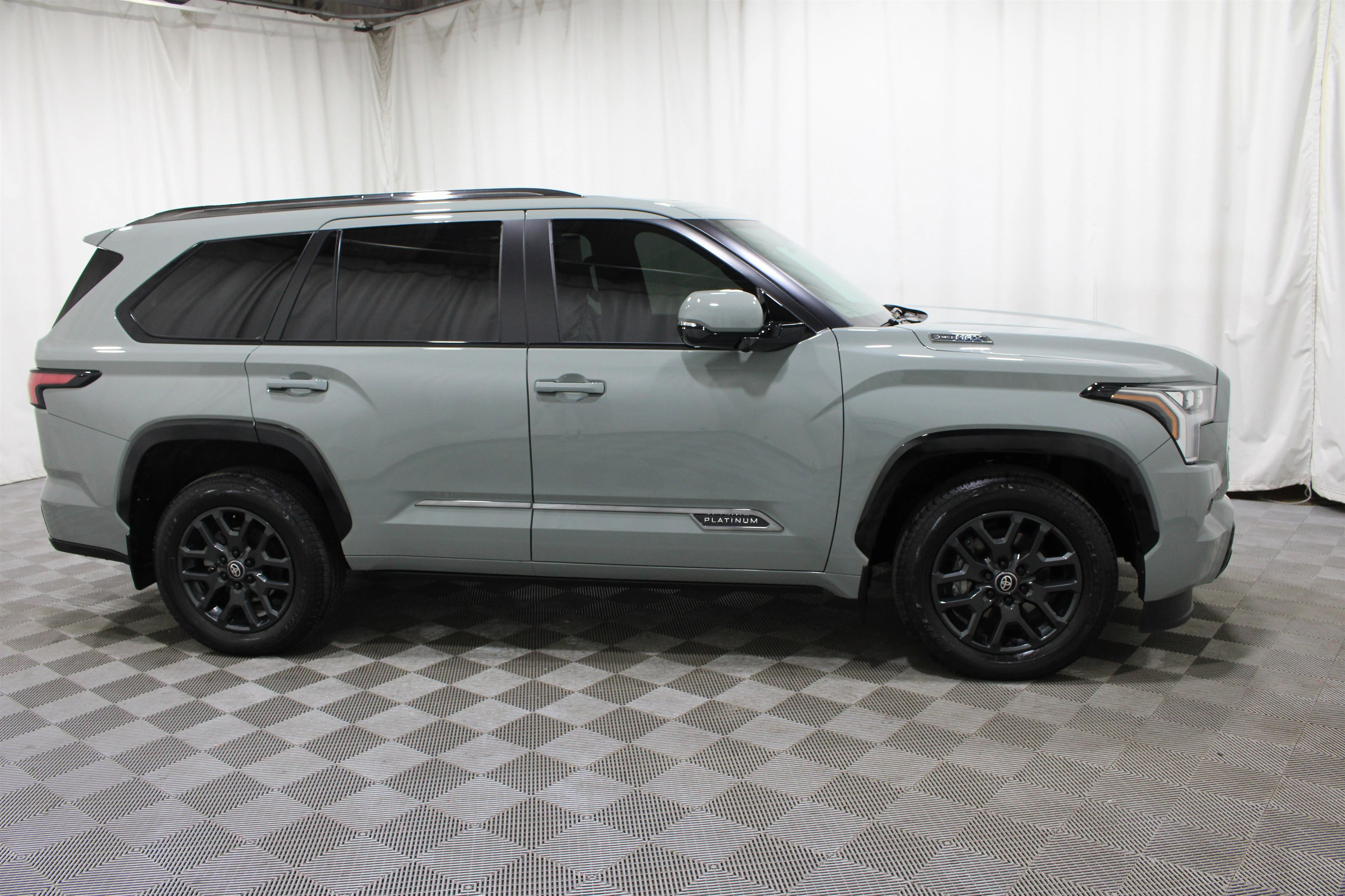 2026 Toyota Sequoia Platinum - Photo 38