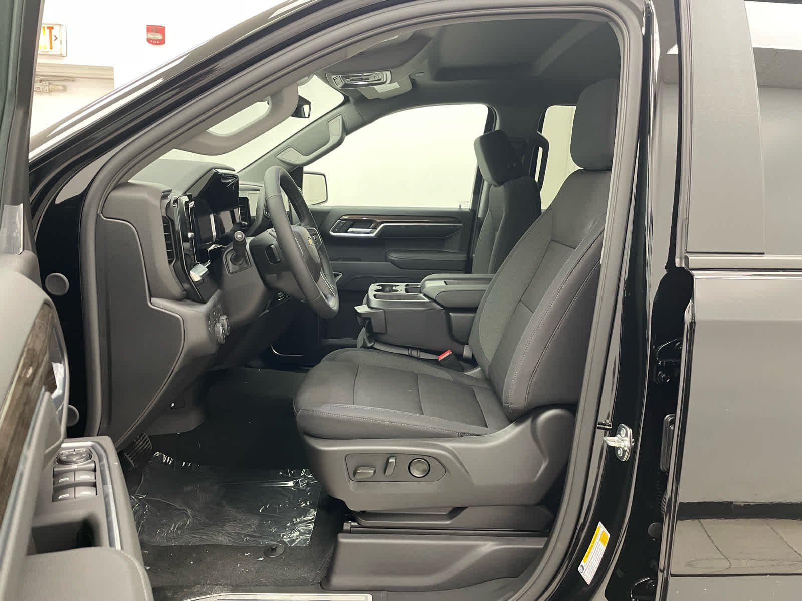 2026 Chevrolet Silverado 1500 LT - Photo 8