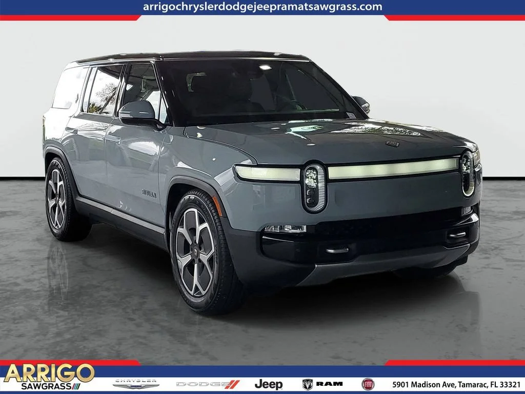 Used 2024  Rivian Adventure image 1