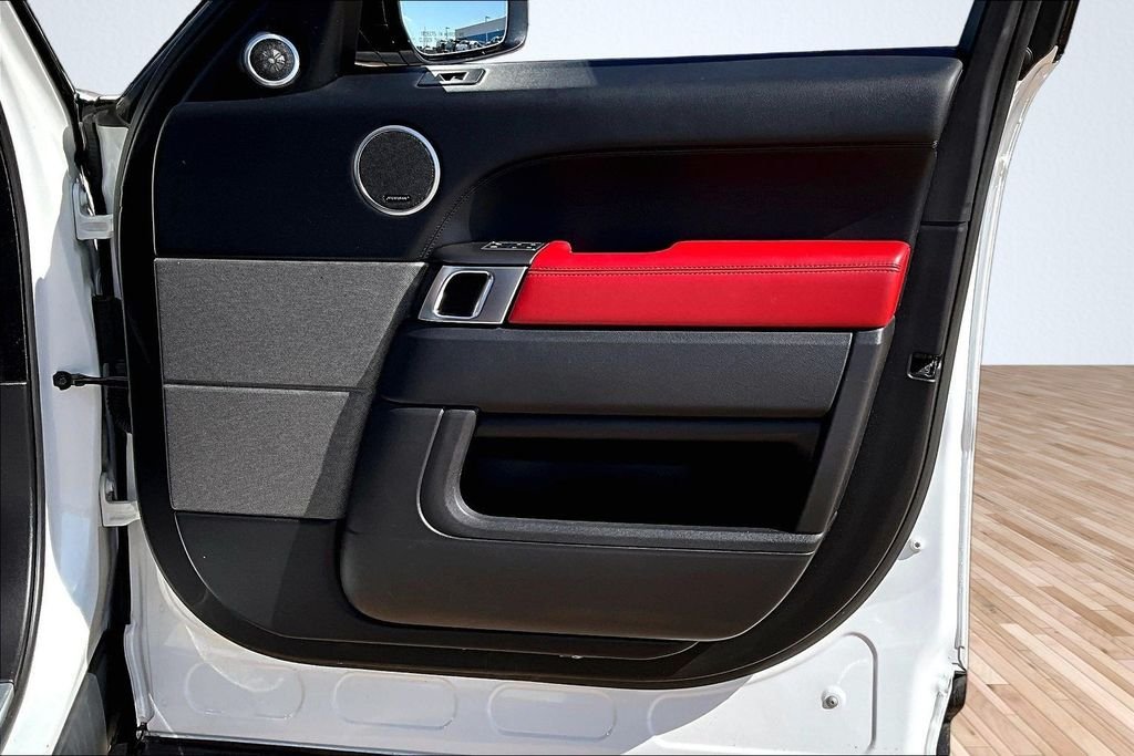 Used 2016 White Land Rover 5.0L V8 Supercharged image 18