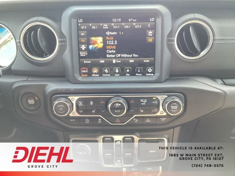 Used 2022 White Jeep Unlimited Sahara image 24