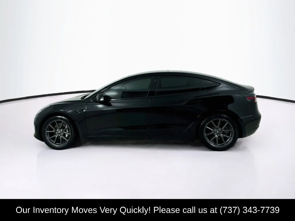 Used 2019 Solid Black Tesla Long Range image 4