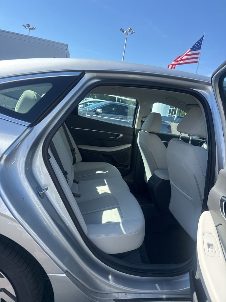 Used 2026 Silver Hyundai SEL Sport image 5