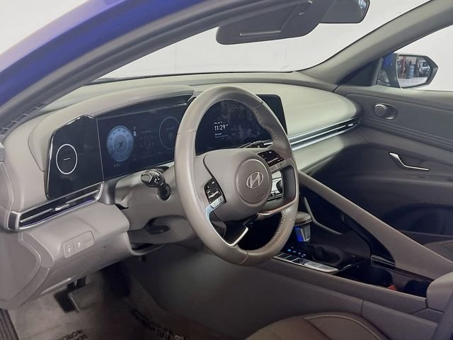 2025 Hyundai Elantra SEL - Photo 9