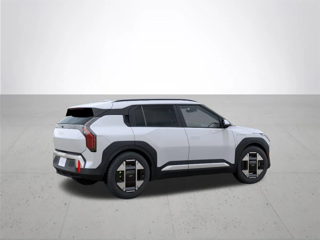 New 2027 White Kia Wind image 6