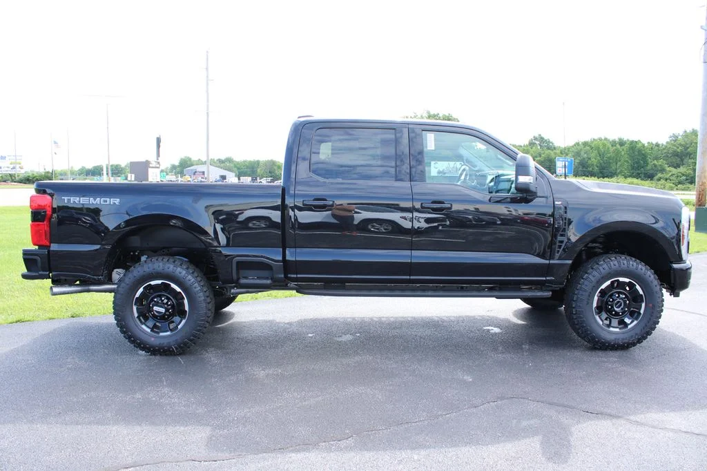 New 2026 Agate Black Metallic Ford F-250® XLT image 18