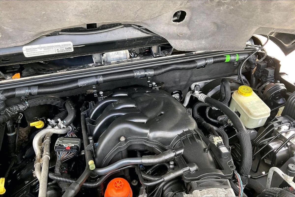 Used 2015 Black Jeep X image 29