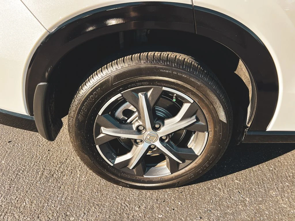 2025 Honda HR-V EX-L - Photo 12