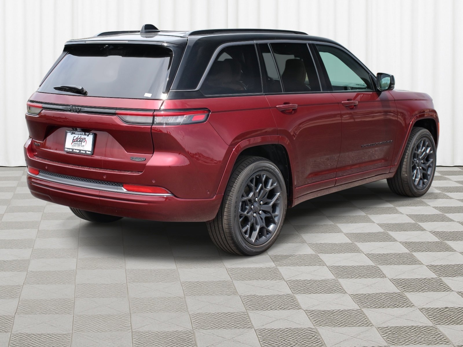 New 2026 Velvet Red Pearl-Coat Exterior Paint Jeep Summit image 36