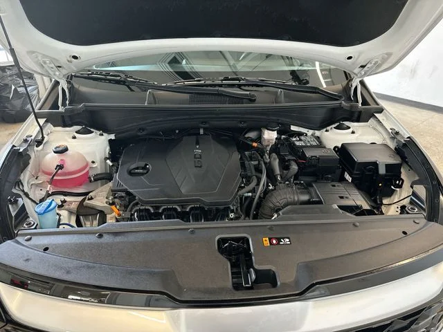 Used 2023 White Kia EX image 19