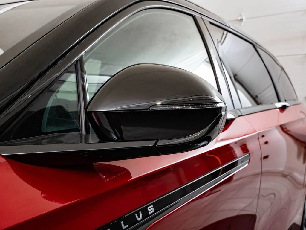 Used 2024 Red Carpet Metallic Tinted Clearcoat Lincoln Reserve image 17