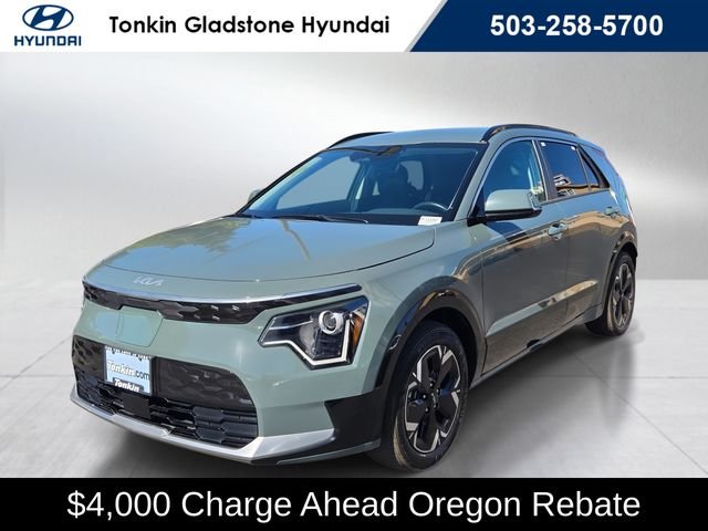 Used 2023 Cityscape Green Kia Wind image 7