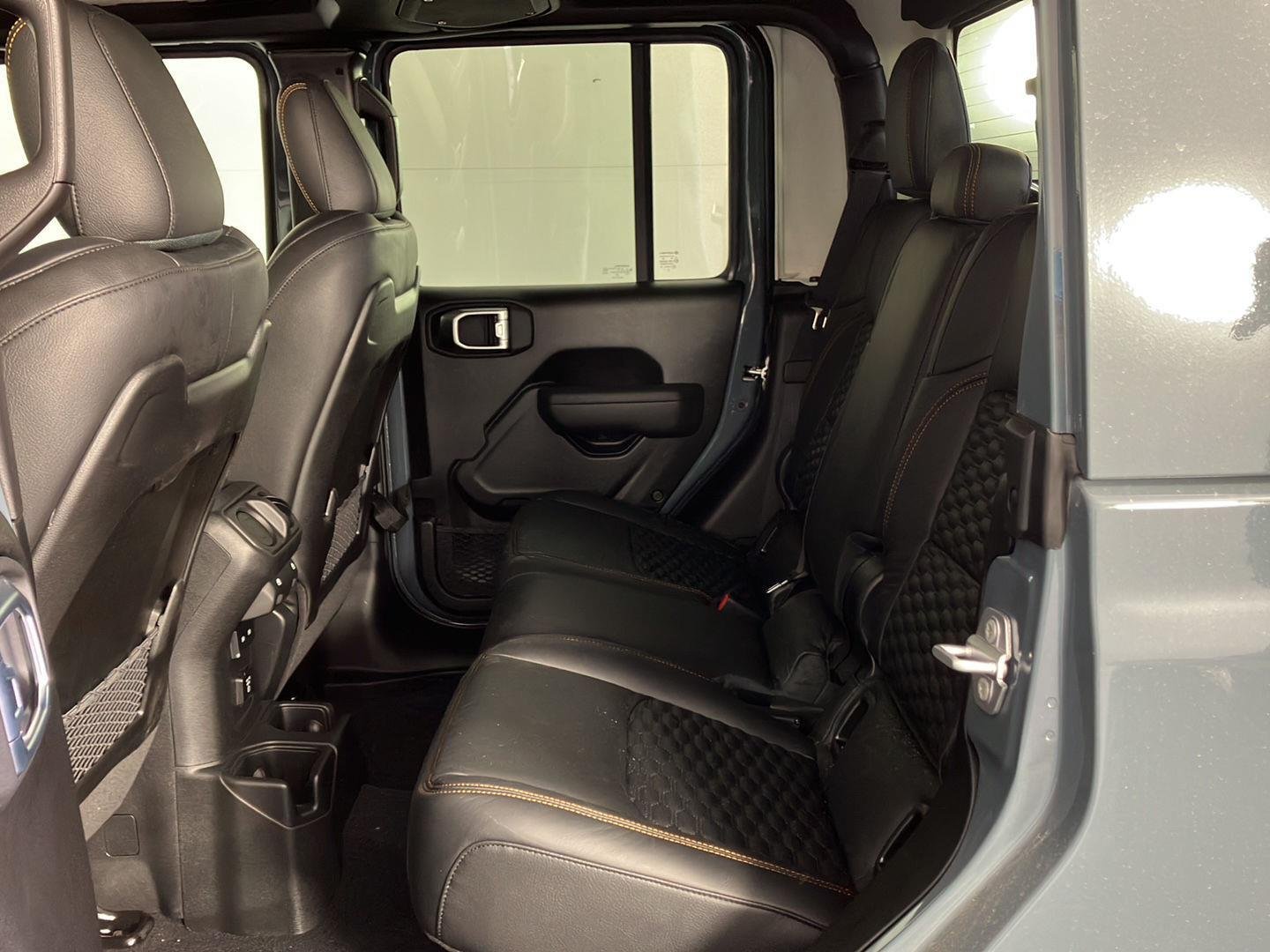 New 2026 Anvil Clear-Coat Exterior Paint Jeep Mojave image 9