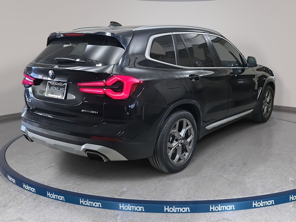 Used 2022 Black BMW xDrive30i image 6
