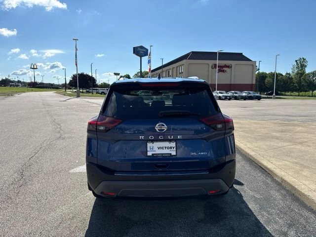 Used 2021 Blue Nissan SL image 6