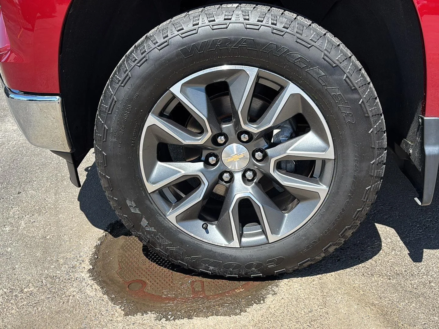 Used 2023 Radiant Red Chevrolet LT image 9
