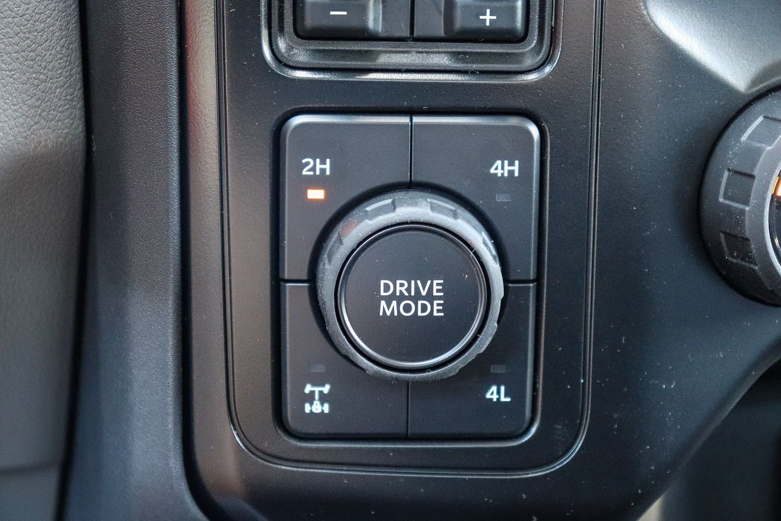 New 2026 Oxford White Ford F-250® XLT image 25