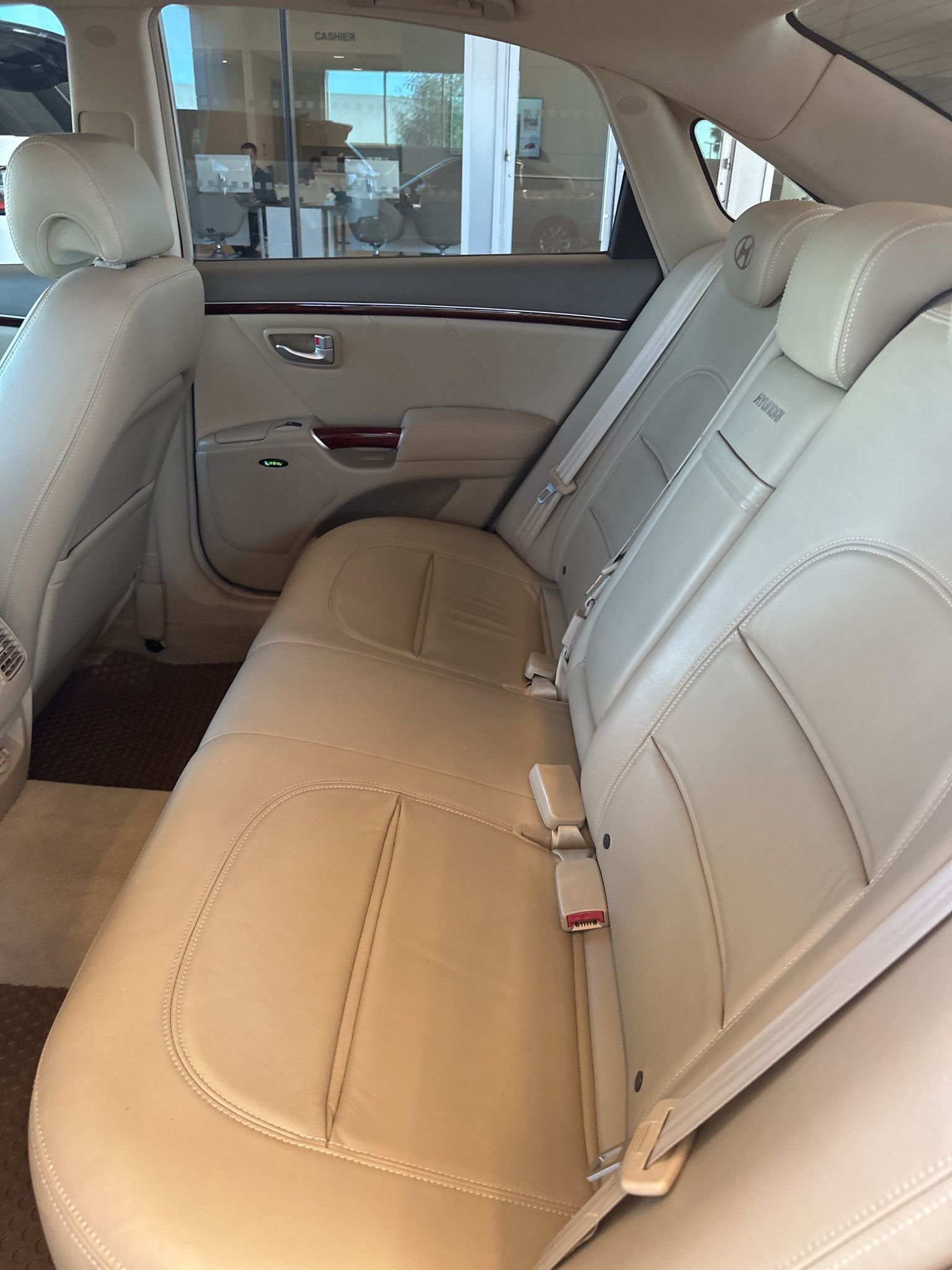 Used 2006 Golden Beige Hyundai Limited image 5