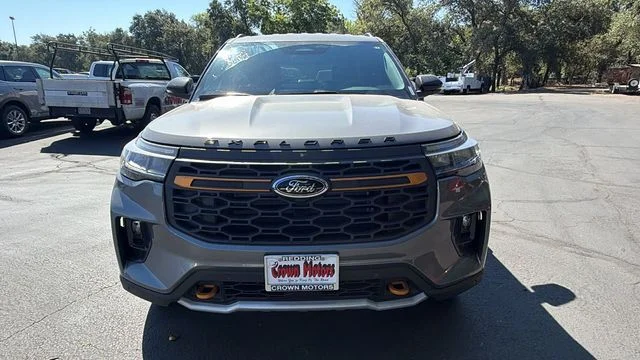 New 2026 Carbonized Gray Metallic Ford Tremor® image 8