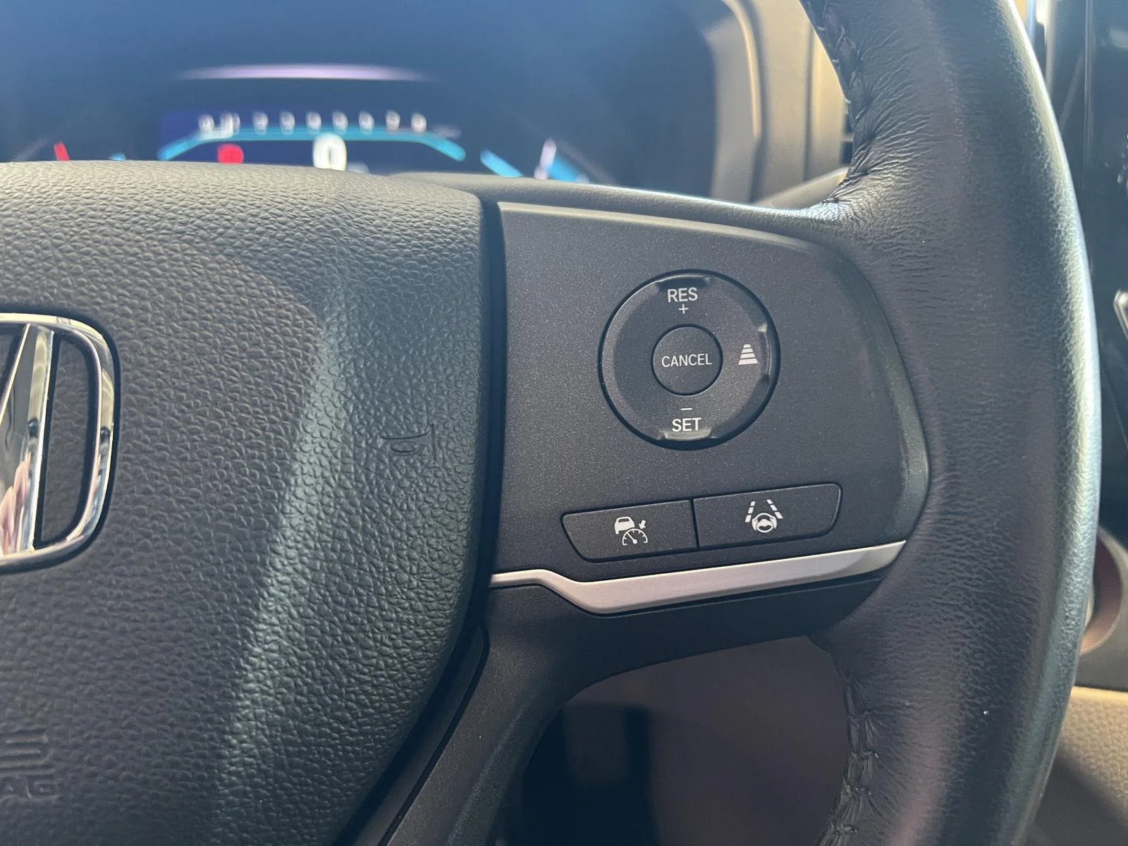 Used 2022  Honda EX-L image 24