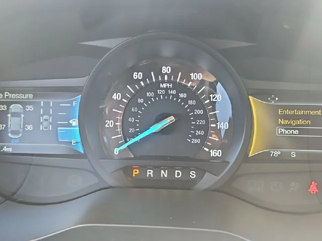 Used 2018 Gold Ford SEL image 16
