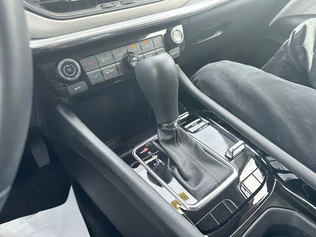Used 2022 Black Jeep Limited image 21