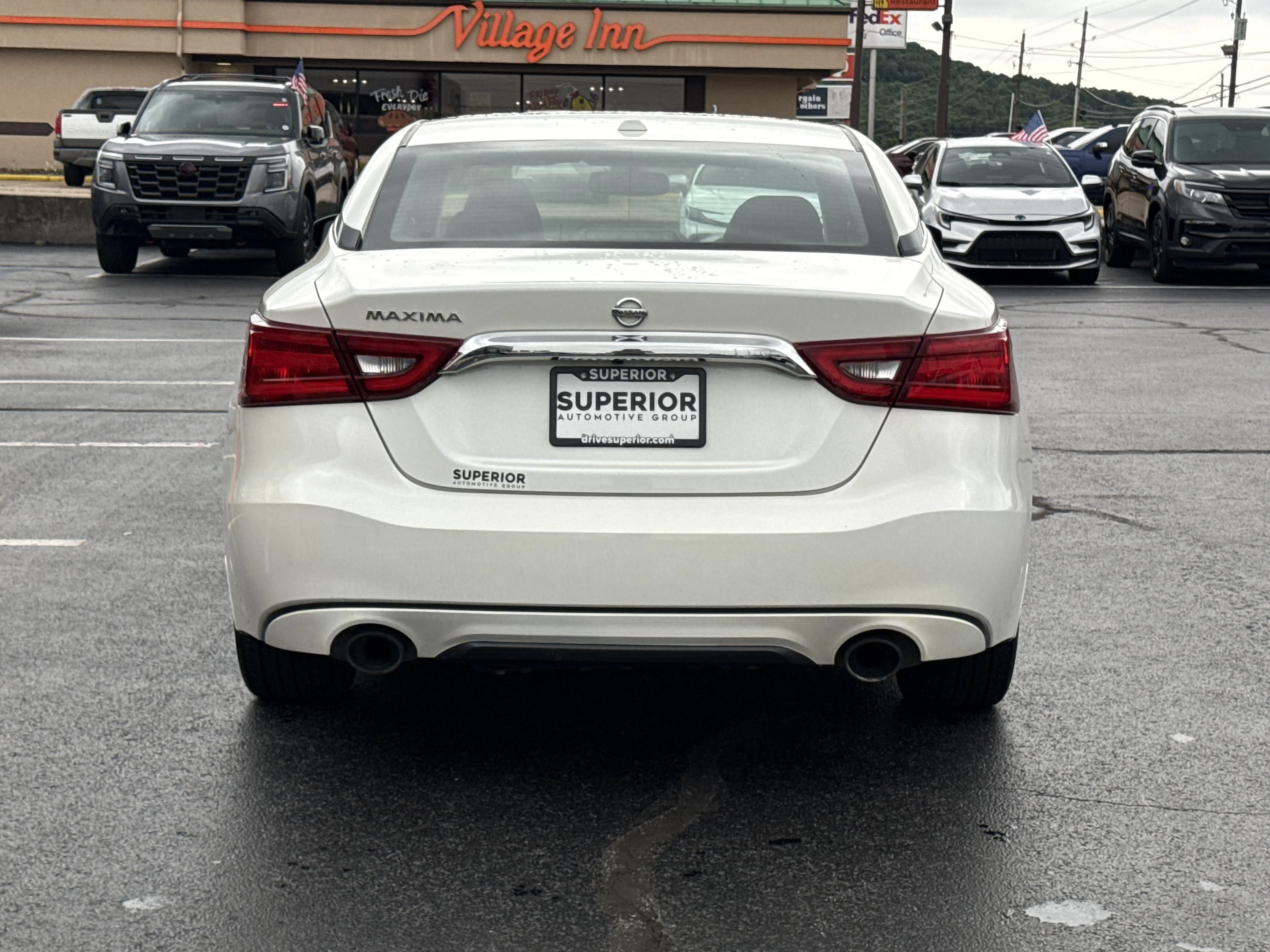 Used 2018 Pearl White Nissan S image 4