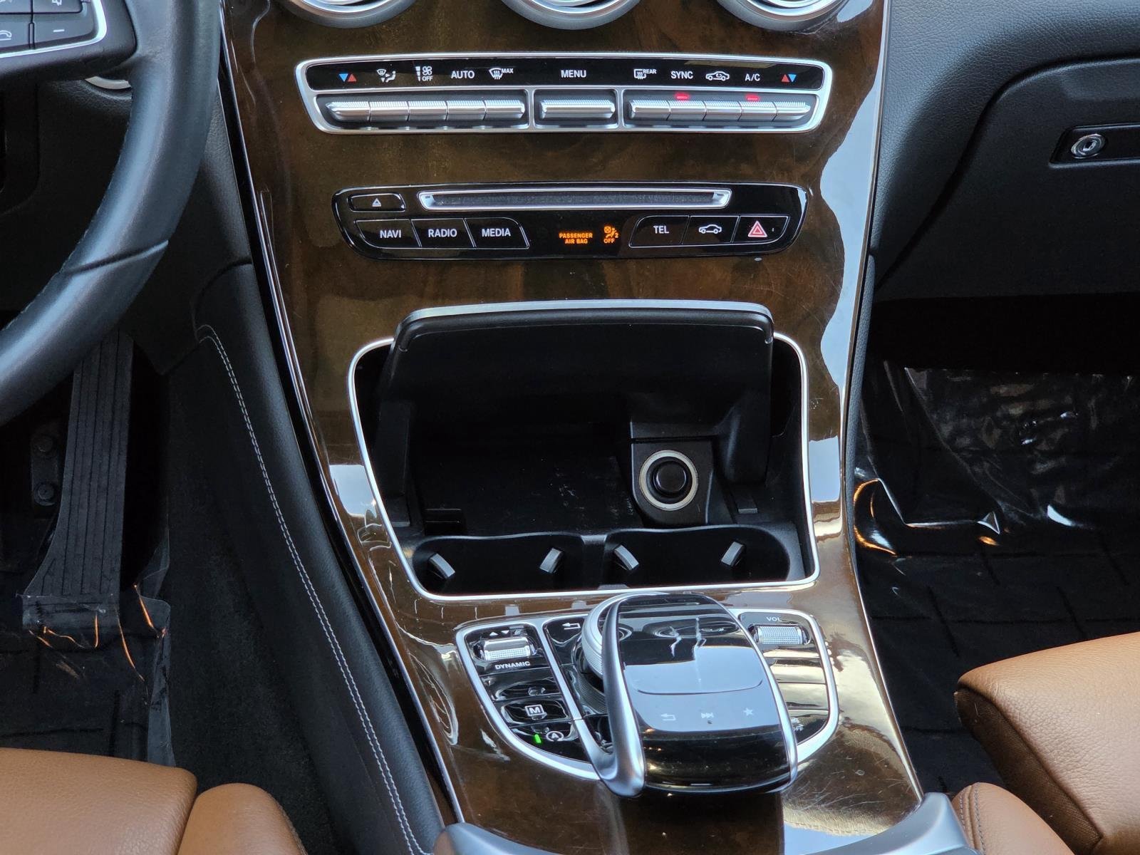 Used 2018 designo Diamond White Metallic Mercedes-Benz GLC 300 image 17
