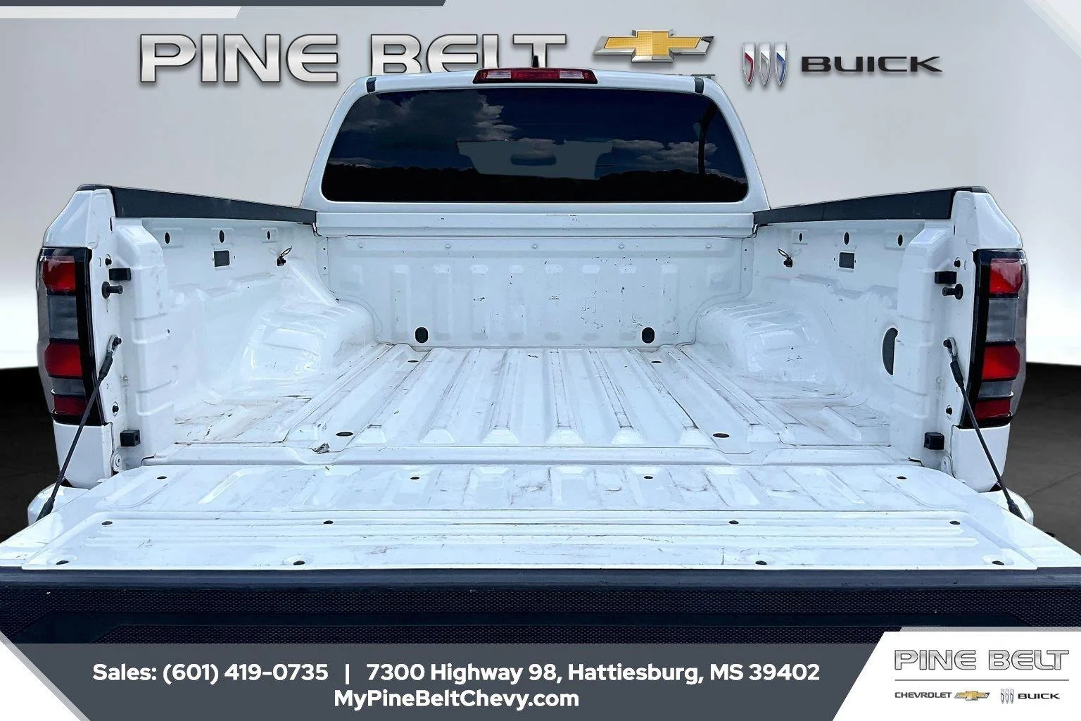 Used 2024 White Nissan SV image 5
