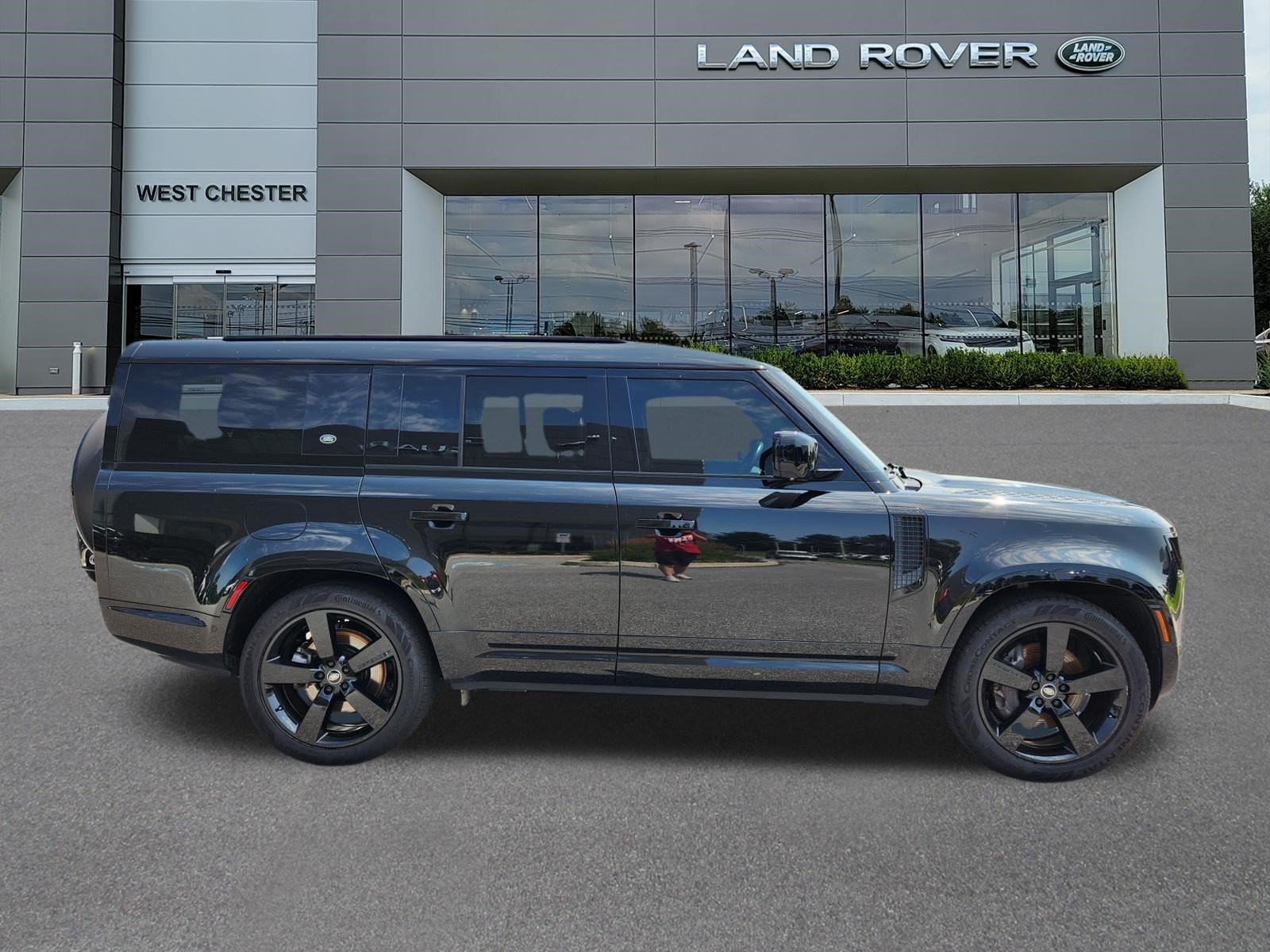 Used 2023 Santorini Black Land Rover X-Dynamic SE image 6