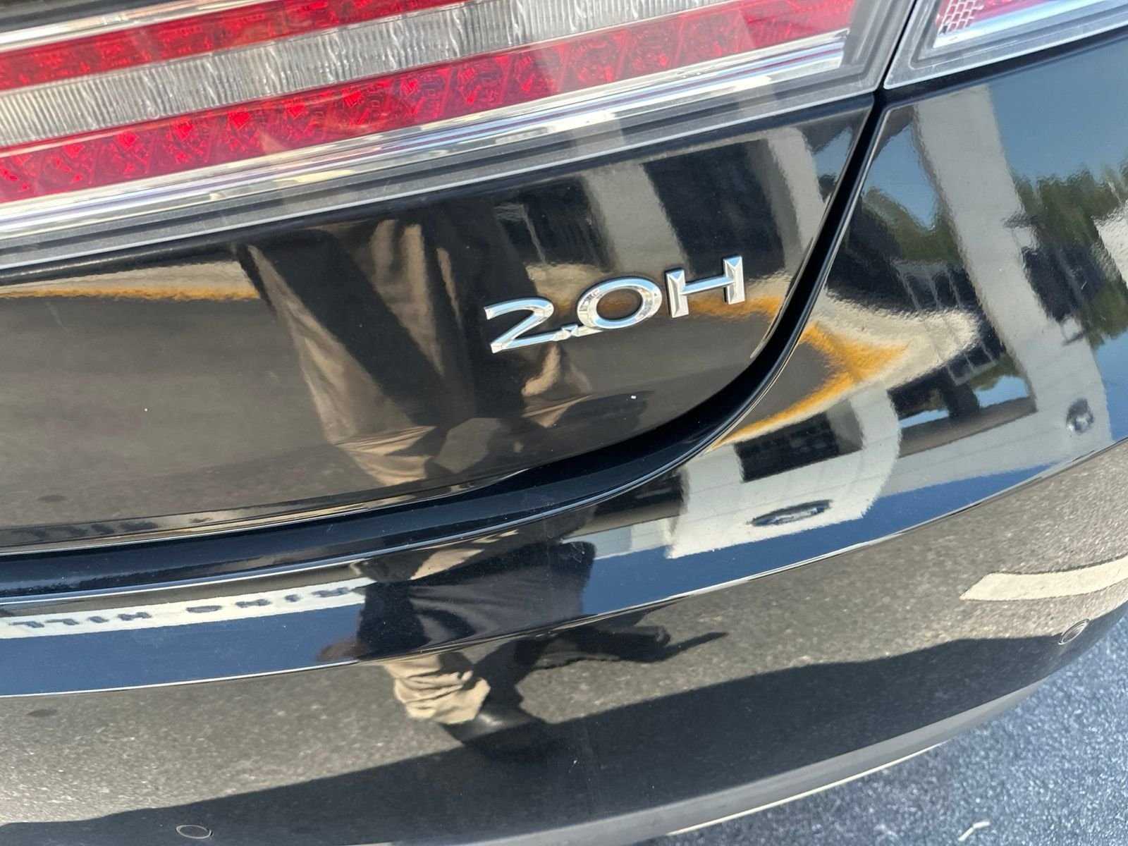 Used 2019 Black Metallic Lincoln Reserve image 3