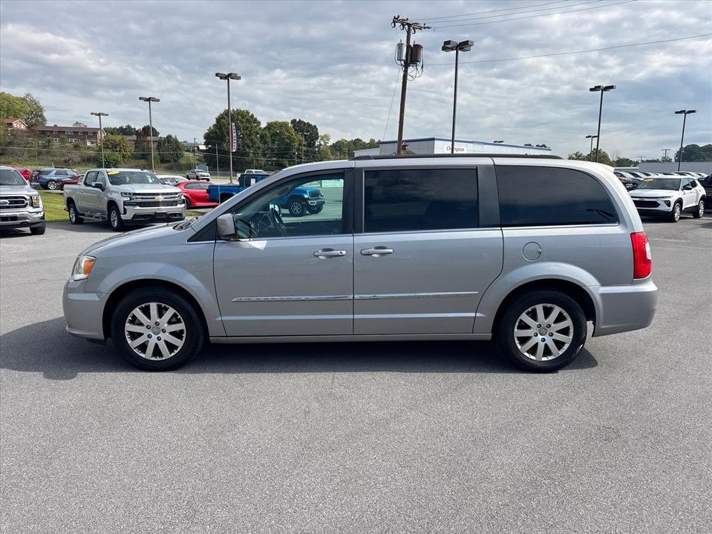 Used 2016 Chrysler Town & Country Touring with VIN 2C4RC1BG7GR142294 for sale in Kingsport, TN