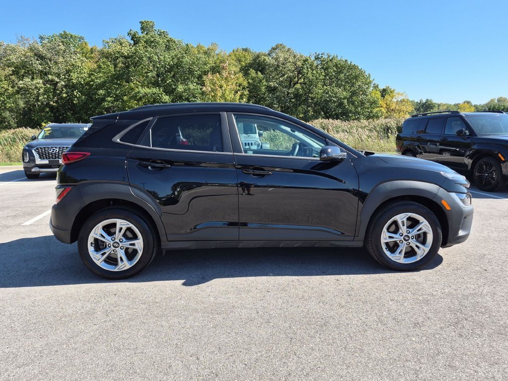Used 2023 Black Hyundai SEL image 8